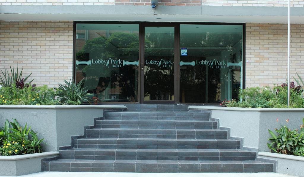 Lobby Park Hotel Medellin Bagian luar foto